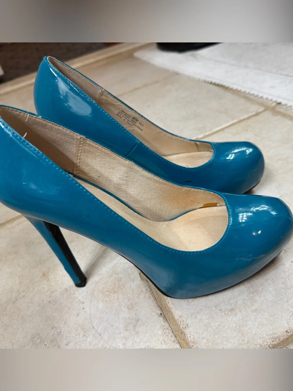 Chinese Laundry Teal Patent Round-Toe Heels